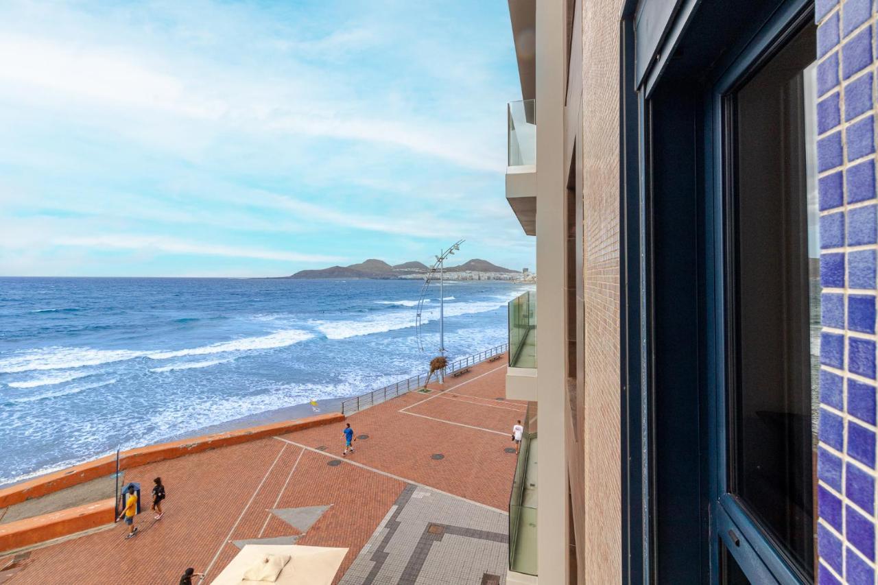 Apartment Ocean & Auditorium Views *
