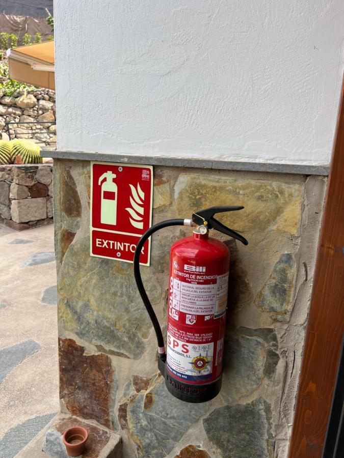 Con Bano Adaptado Y Piscina En Mogán