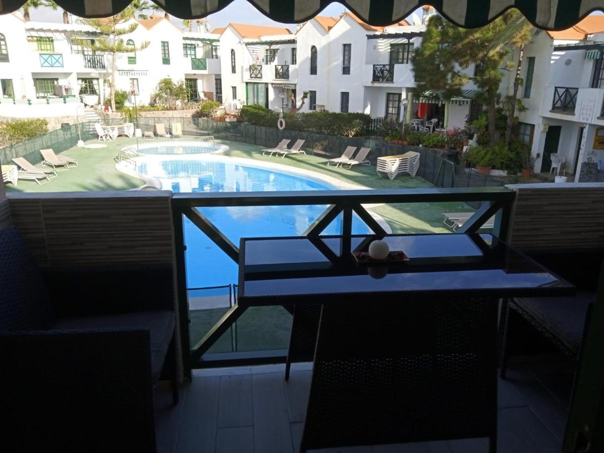 With Pool View Appartamento