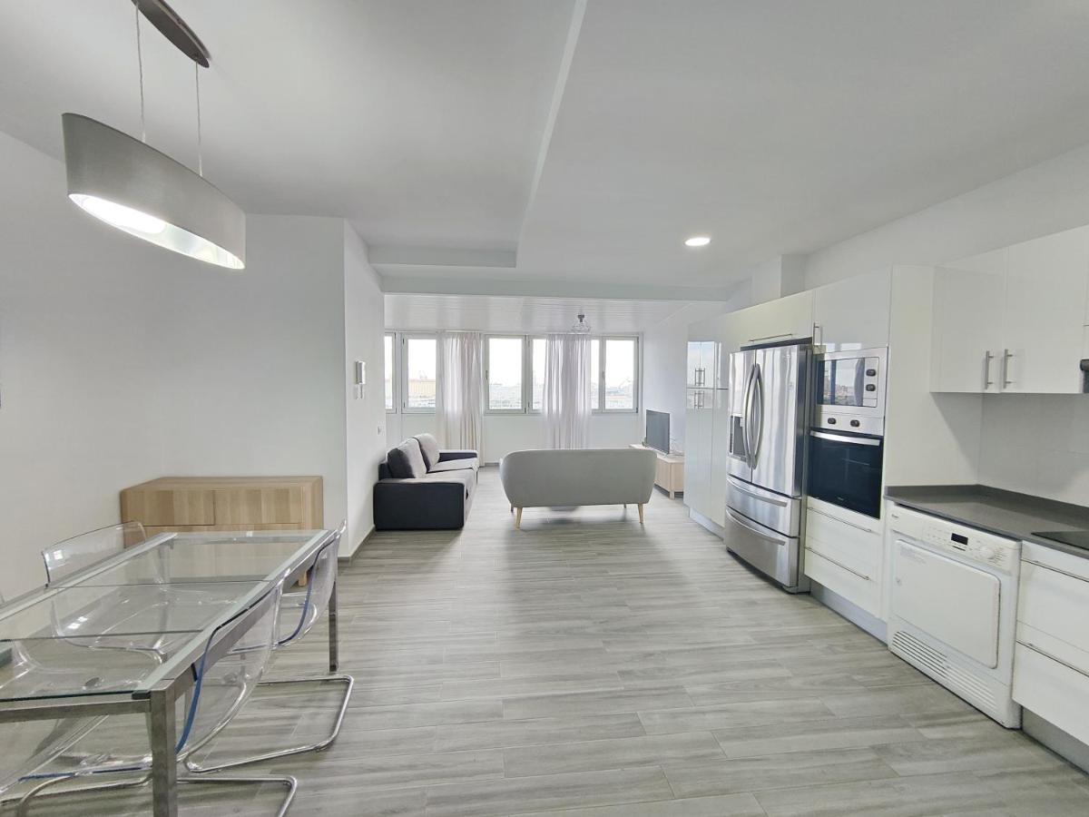 Luxury Port View R31 Apartment *
