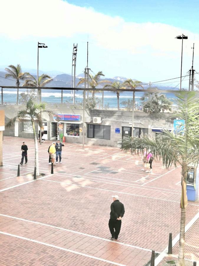 Homeforguest Listen To The Waves By Las Canteras *