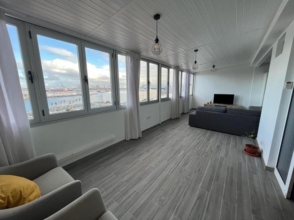 Luxury Port View R31 Apartment