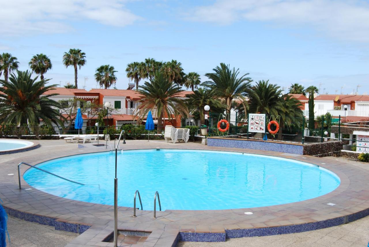 Cielo Azul Intenso Y Sol Radiante En Maspalomas