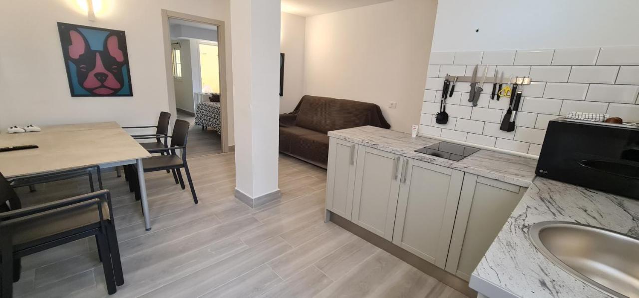 Apartment Modern Close To Beach. *