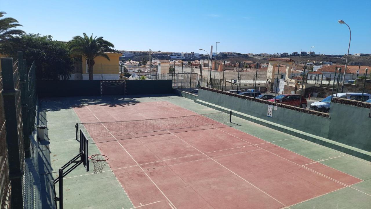 Cielo Azul Intenso Y Sol Radiante En Maspalomas