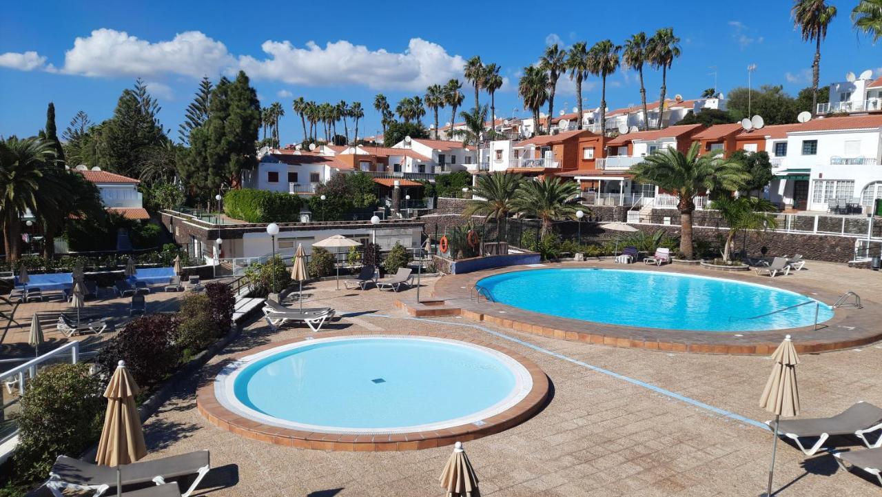 Cielo Azul Intenso Y Sol Radiante En Maspalomas * San Bartolomé