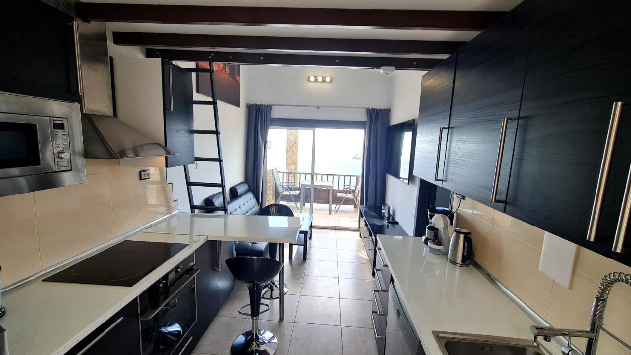Deluxe Seaview-sunsets !transfe-r Inc! Pool,2aircond,2tv65