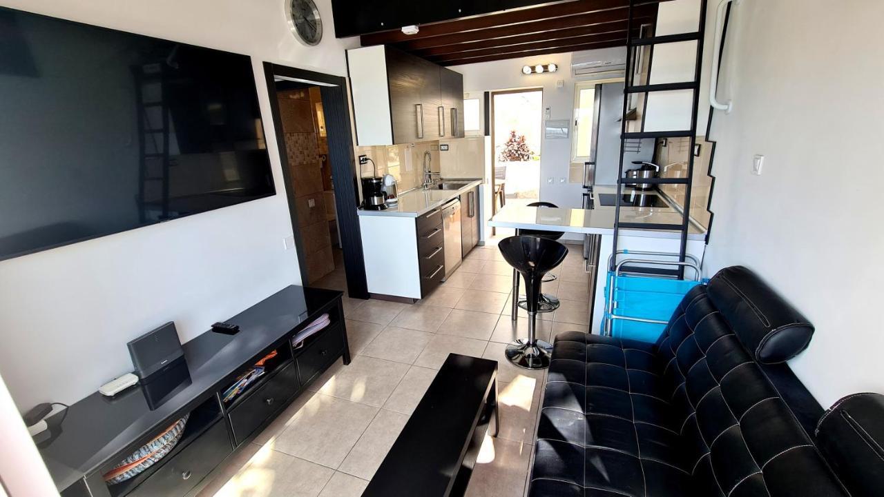 Apartment Deluxe Seaview-sunsets !transfe-r Inc! Pool,2aircond,2tv65