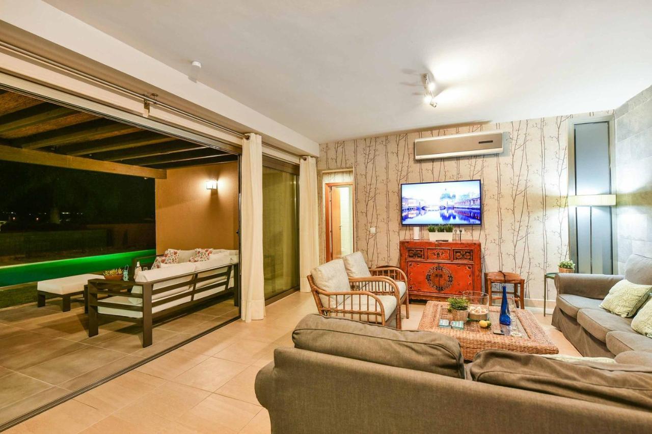 Par 4 18 Villa *