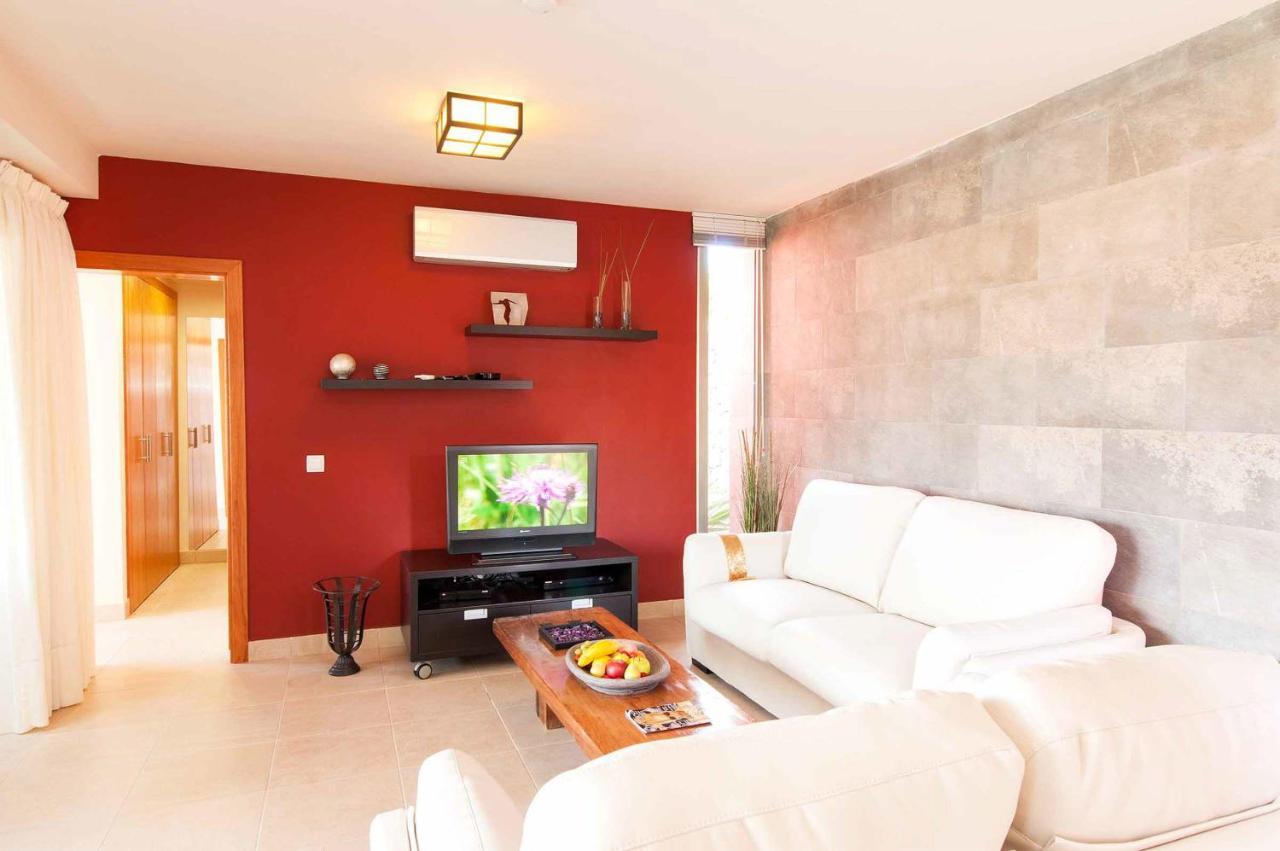 Villa Par 4 17 *