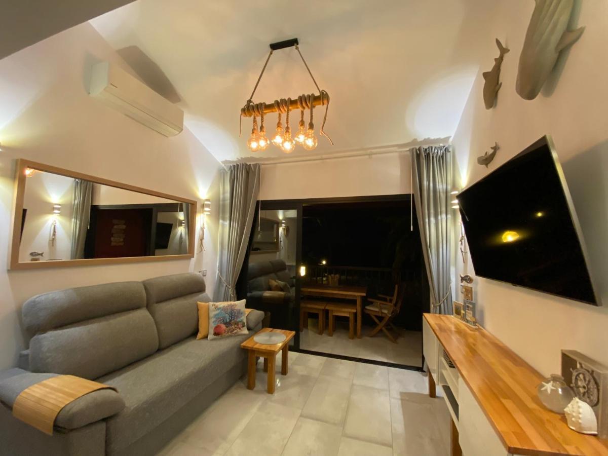 First Beachline Maritime Deluxe With Panorama-balcony In Sun Club Apartment