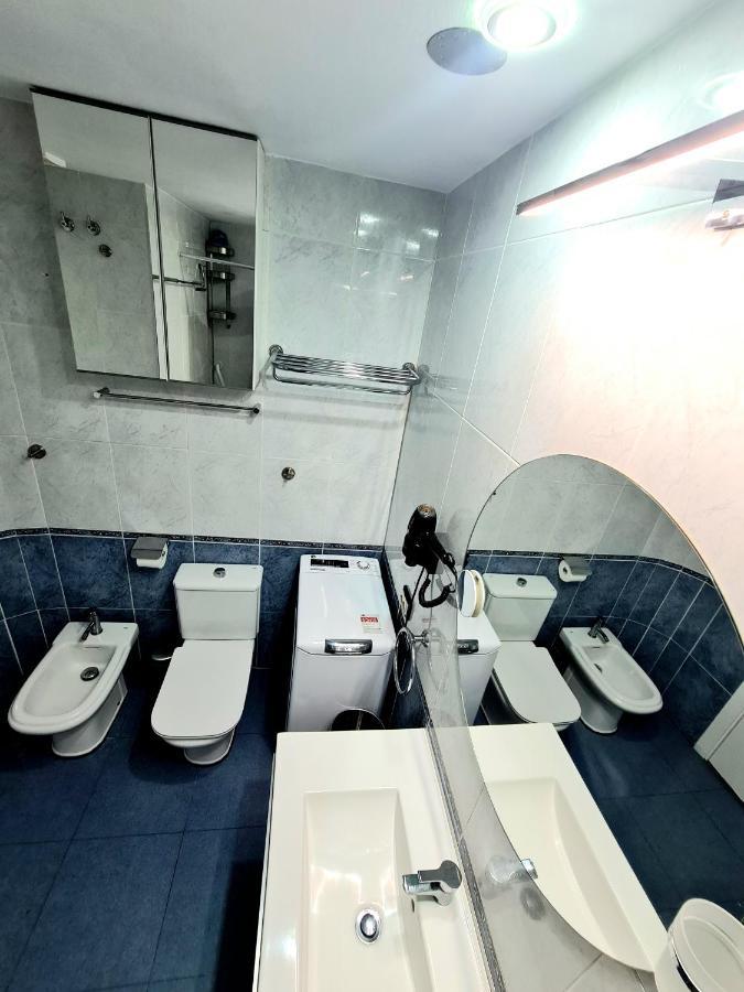 Apartamento Oceanfront Deluxe-45m, 2 Big Pools,2aircondition, 2tv-65