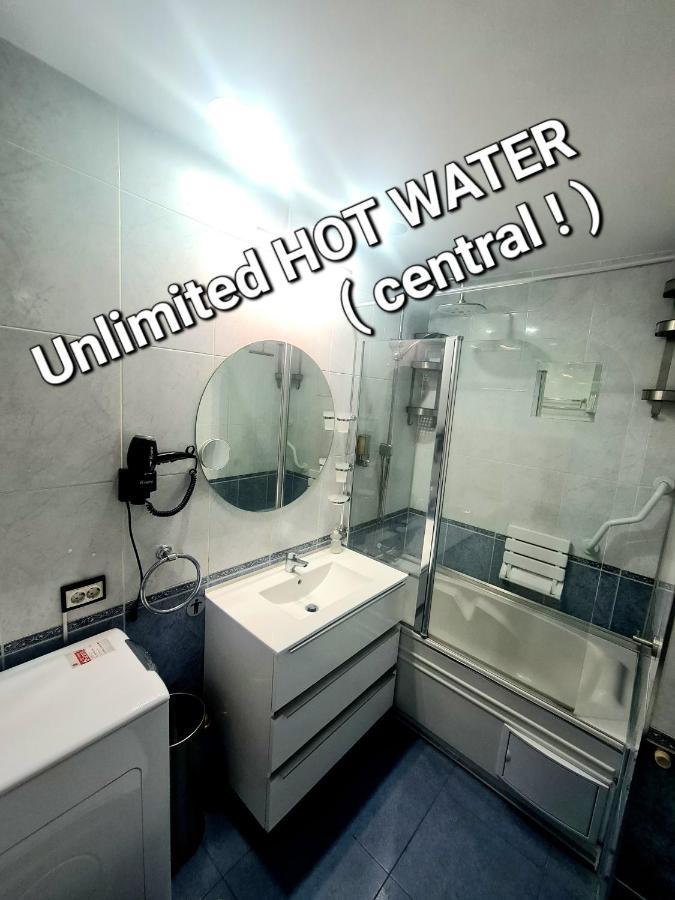 Apartamento Oceanfront Deluxe-45m, 2 Big Pools,2aircondition, 2tv-65