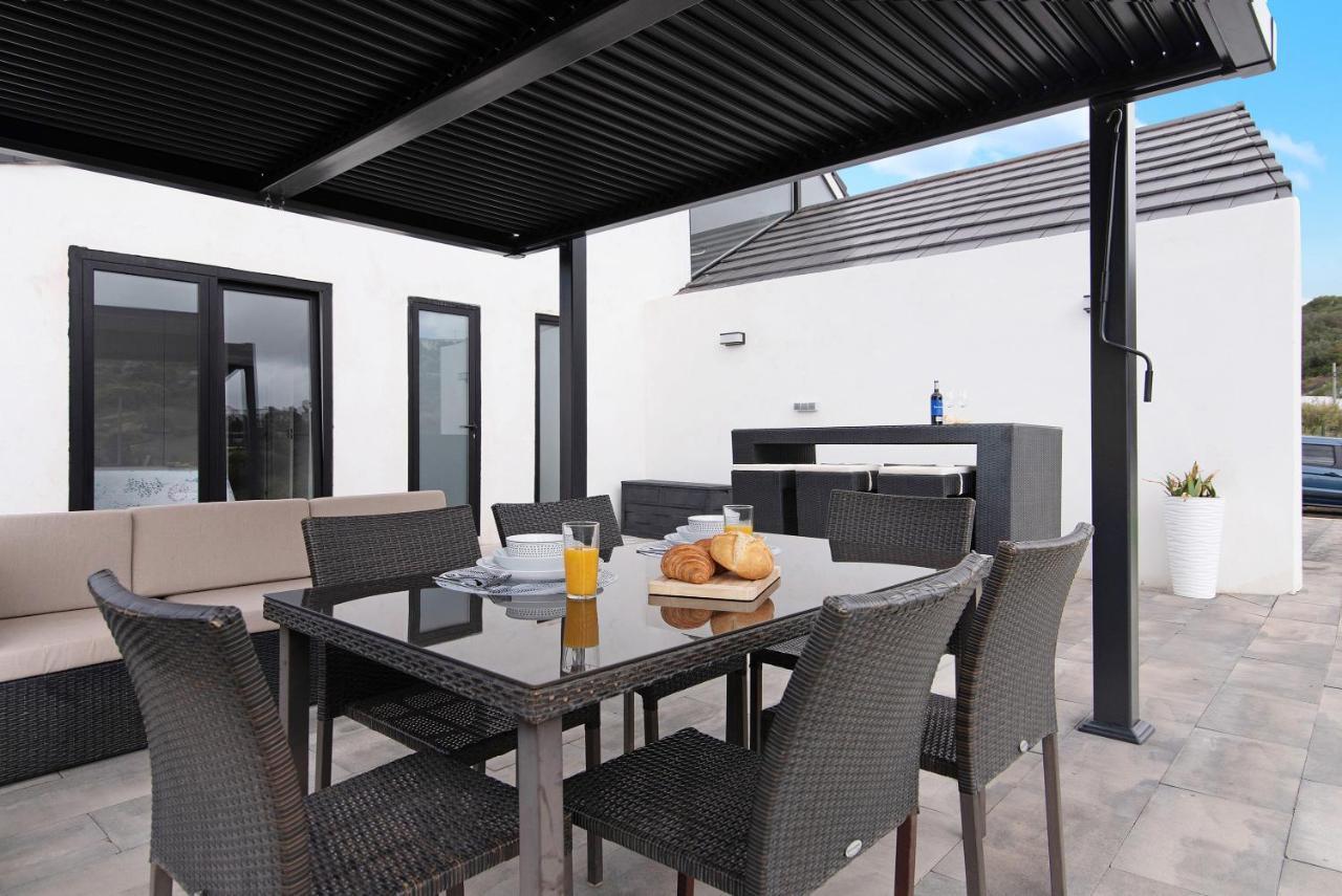 Enora Villa *