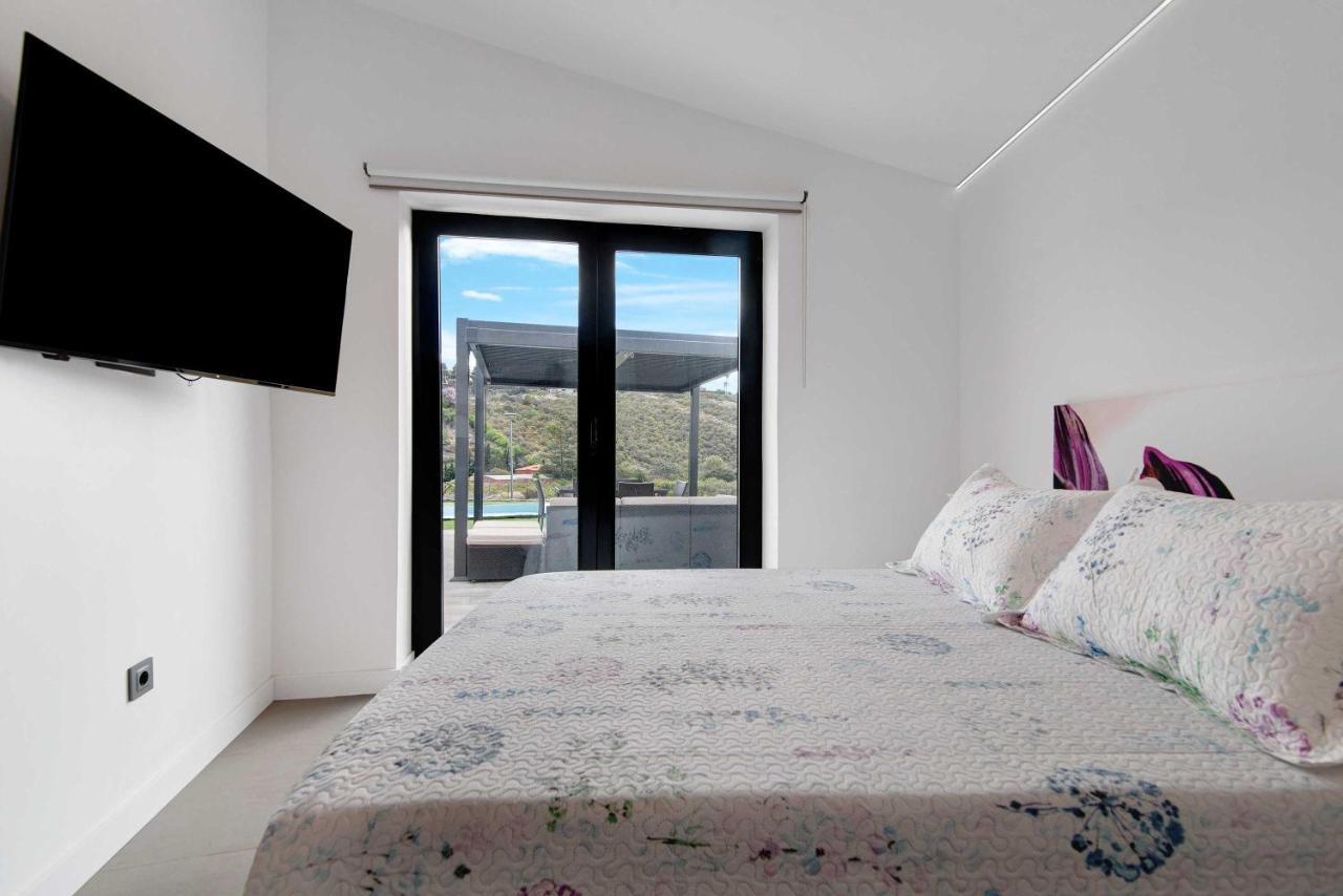 Enora Villa *