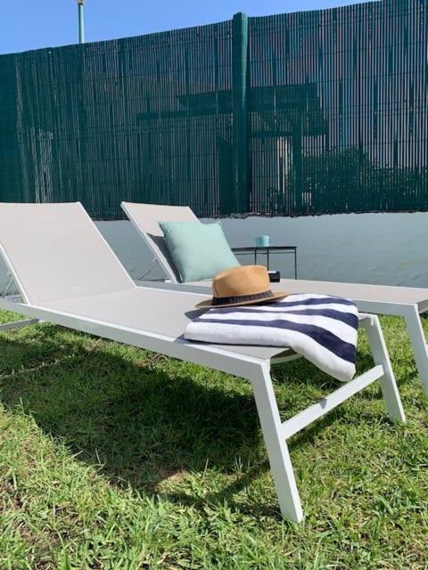 Renovated 2 Bedroom In Holiday home *