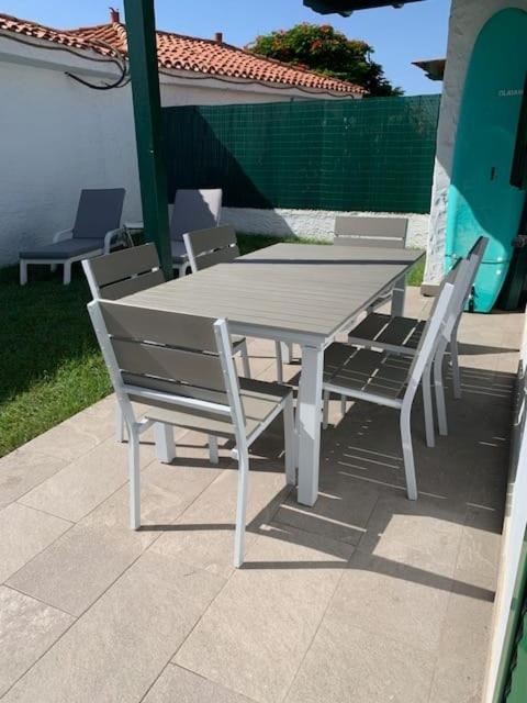 Renovated 2 Bedroom In Holiday home *
