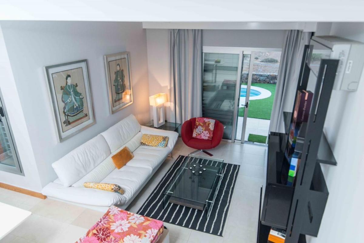 Piscina Privada Independiente Jardín Y Solarium Villa *