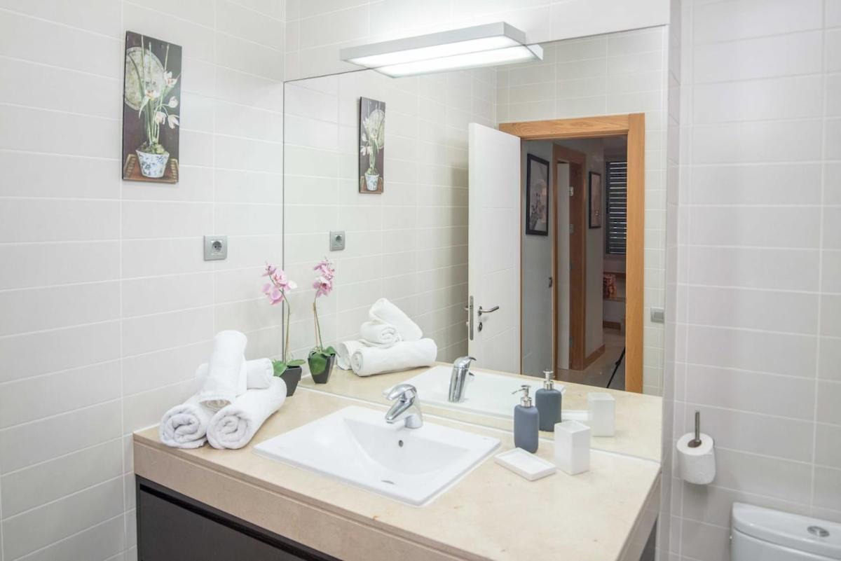 Piscina Privada Independiente Jardín Y Solarium Villa