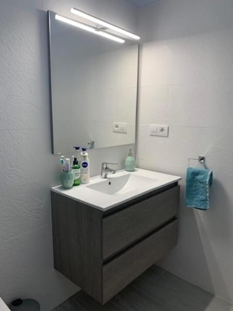 Holiday home Renovated 2 Bedroom In *