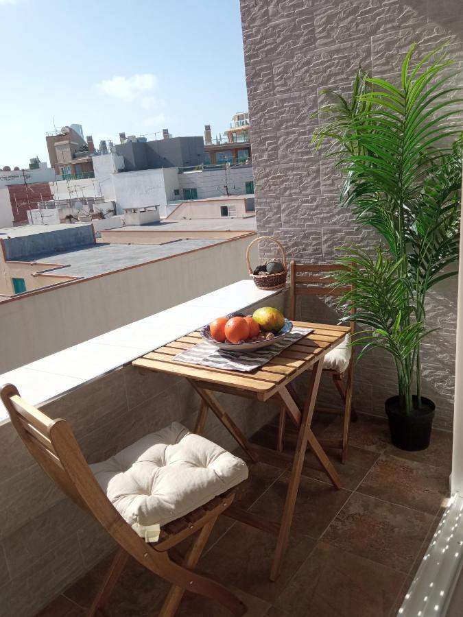 Sunshine, What Else? Las Palmas de Gran Canaria