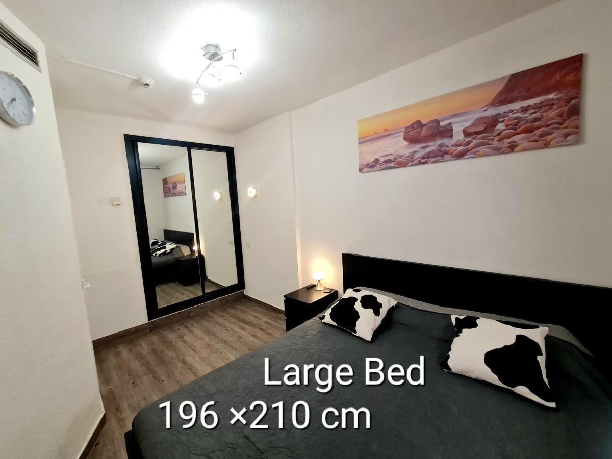 Apartamento Oceanfront Deluxe-45m, 2 Big Pools,2aircondition, 2tv-65