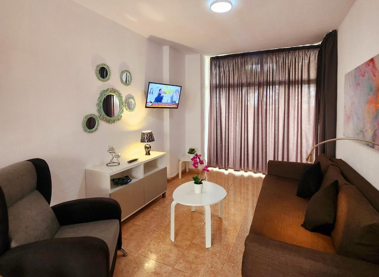 - Barbados - 2 Bedrooms #4 *