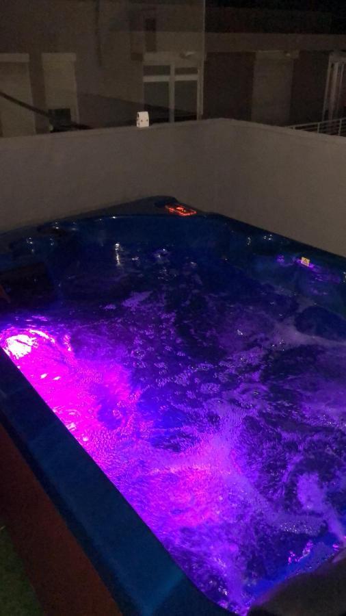 Beach, Penthouse And Jacuzzi Appartamento *