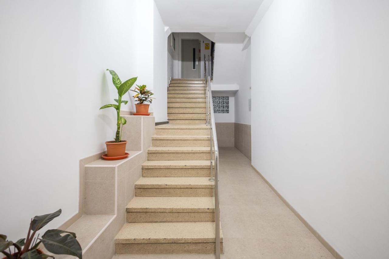 Comfy Renovated Studio 2 Min Walk To Beach *