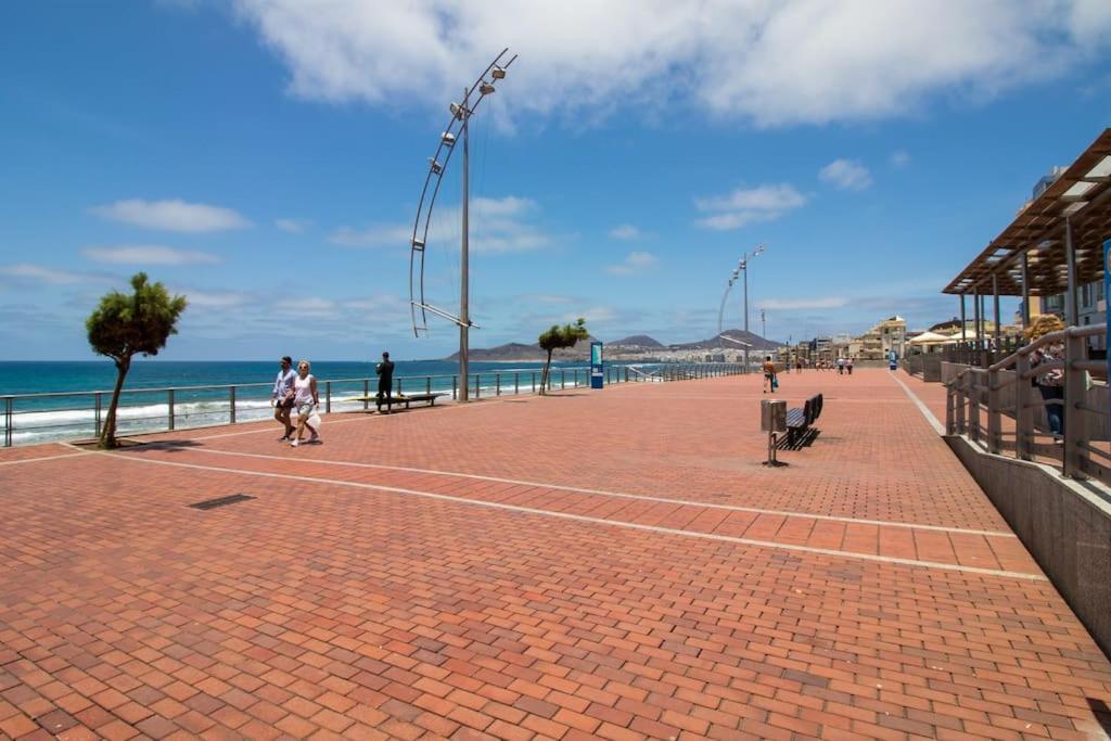 Stylish In Las Canteras Beach