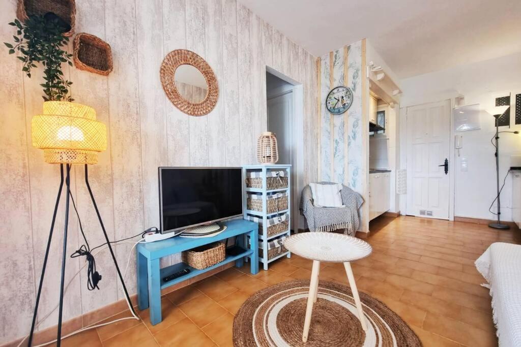 Stylish With Sea Views