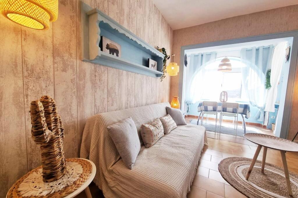 Stylish With Sea Views Holiday home