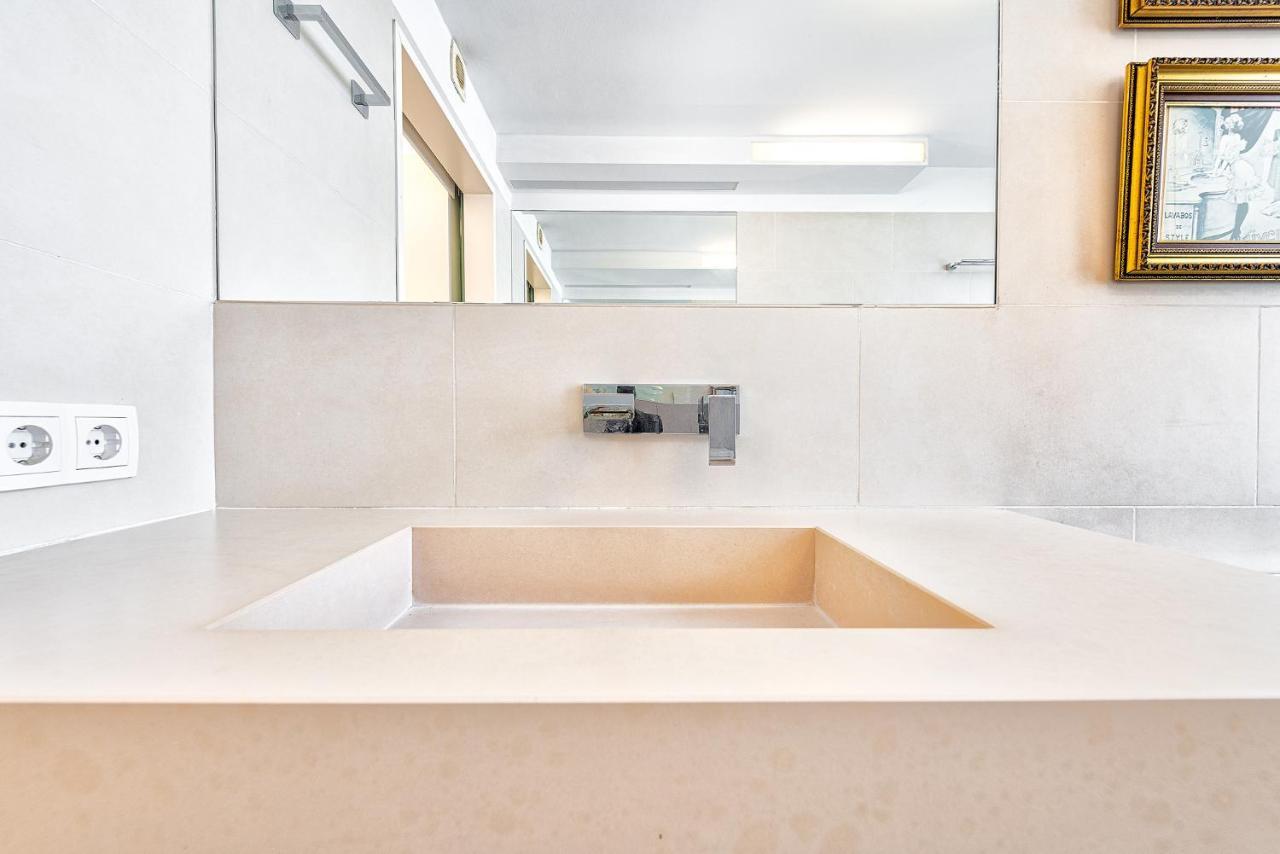 Apartamento Luxury First Line Apartment. *