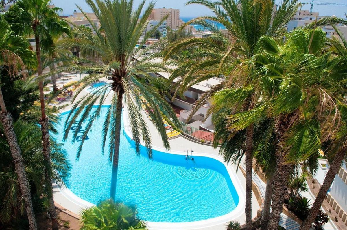 Tropical Paradise: A 5 Min Del mar *