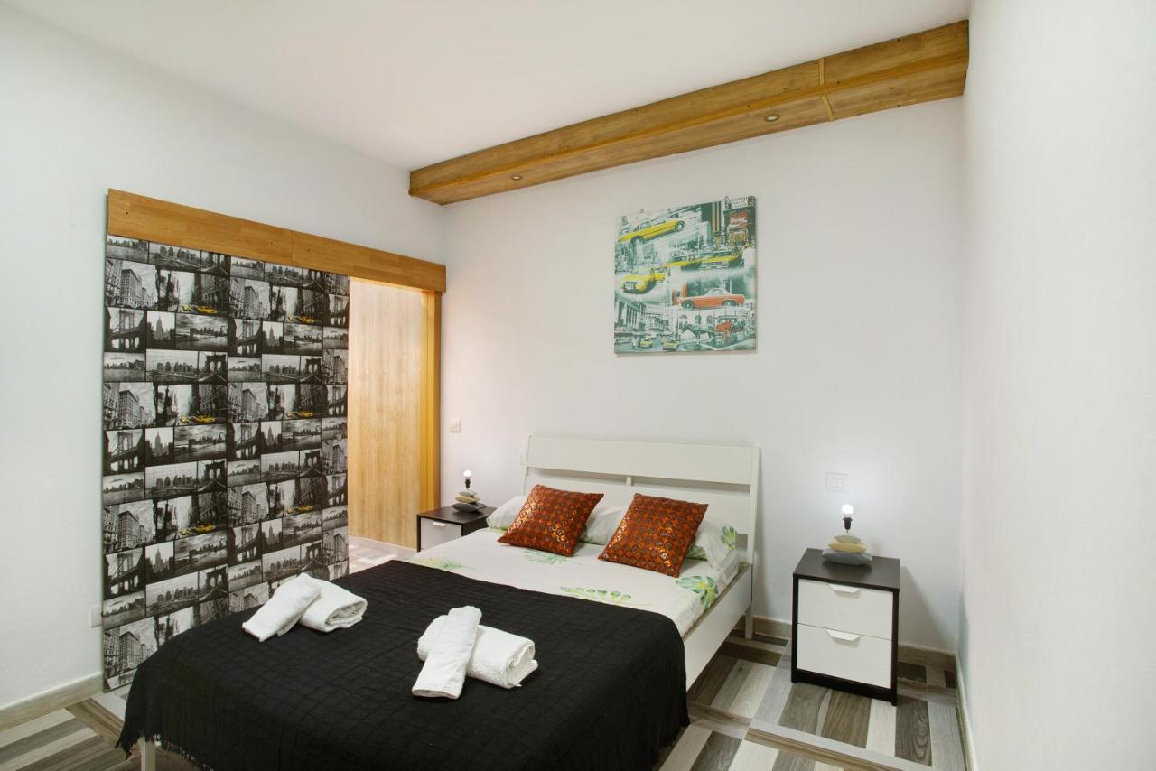 C 2 En Apartment