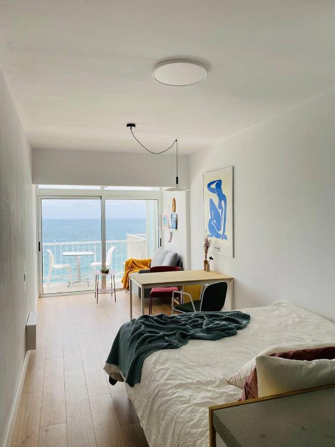 Apartment Front Studio. Oceanview Terrace. Fastwifi *