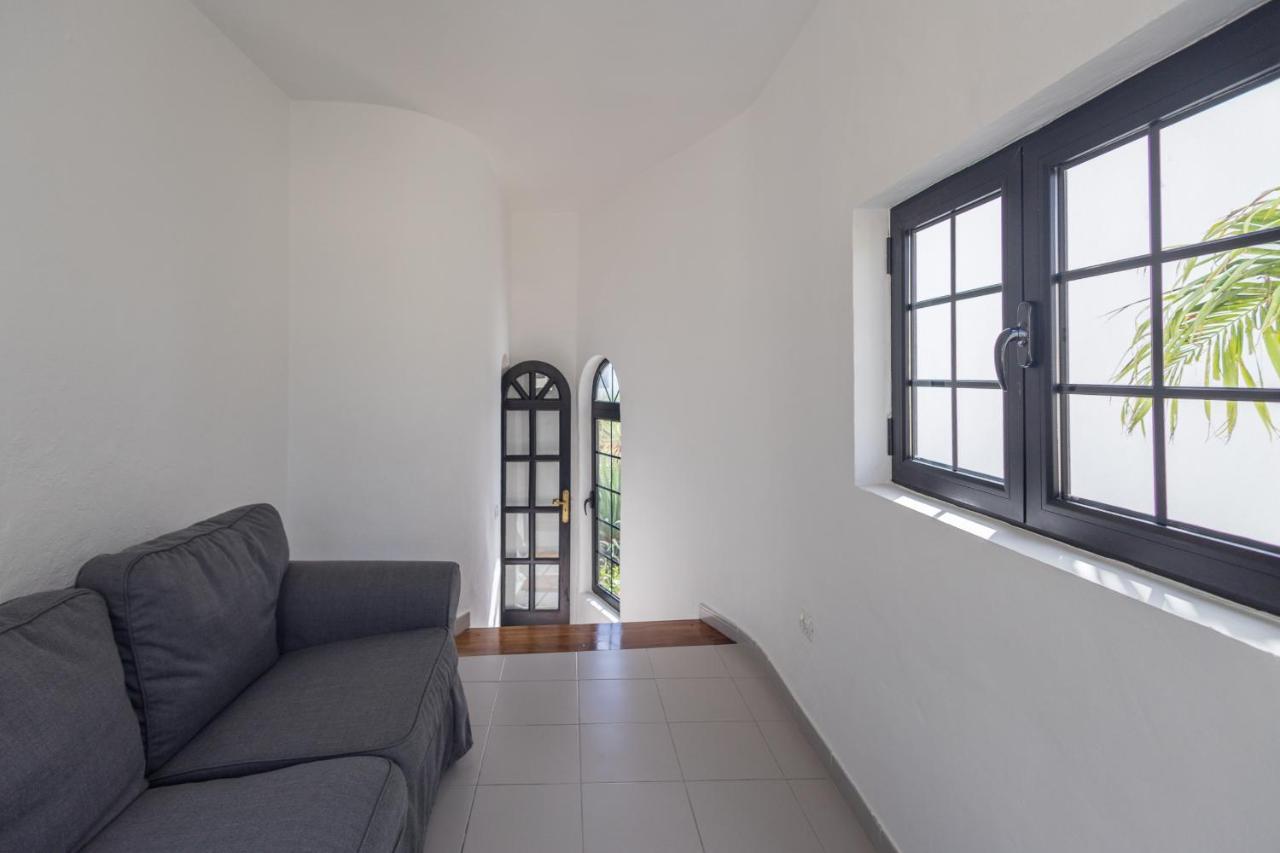 Сasa de vacaciones 3br House - Parking - Pool - 15 Min Walk To