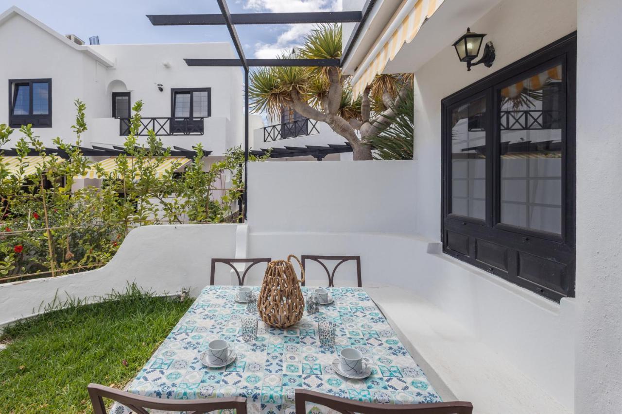 3br House - Parking - Pool - 15 Min Walk To *