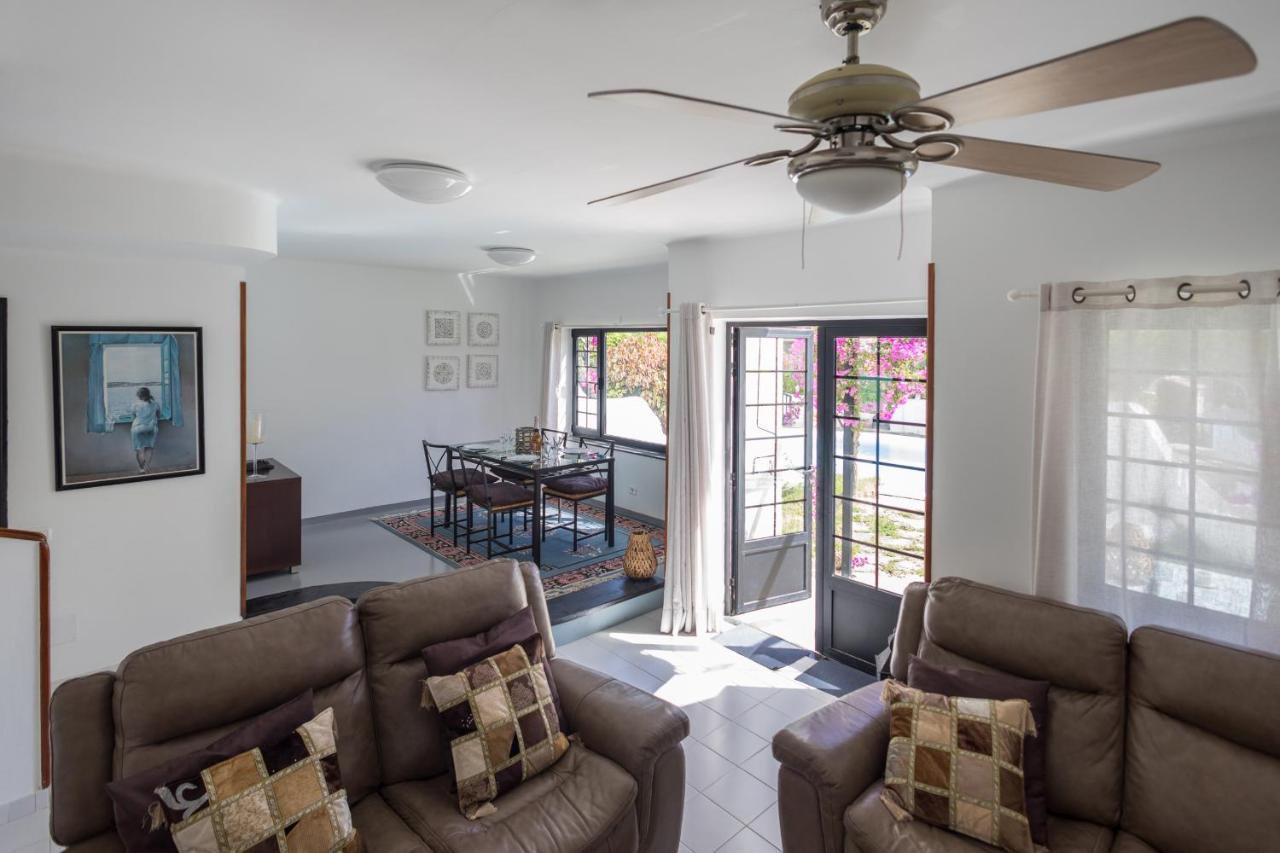 Сasa de vacaciones 3br House - Parking - Pool - 15 Min Walk To