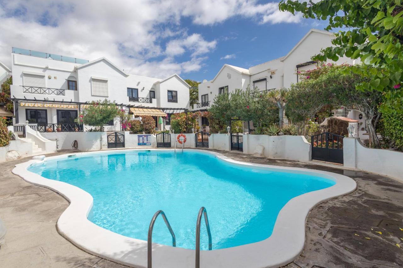 3br House - Parking - Pool - 15 Min Walk To Сasa de vacaciones *