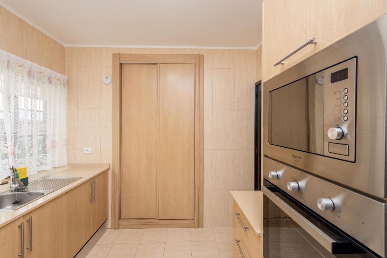 Сasa de vacaciones 3br House - Parking - Pool - 15 Min Walk To