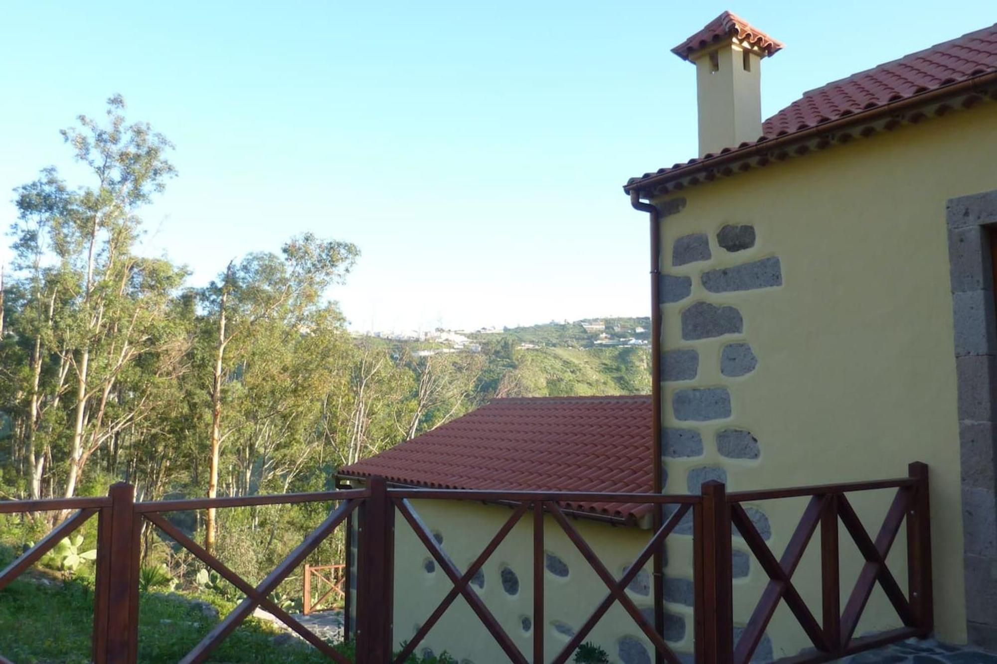 Charming House In La Pena With Terrace And Air Conditioning *