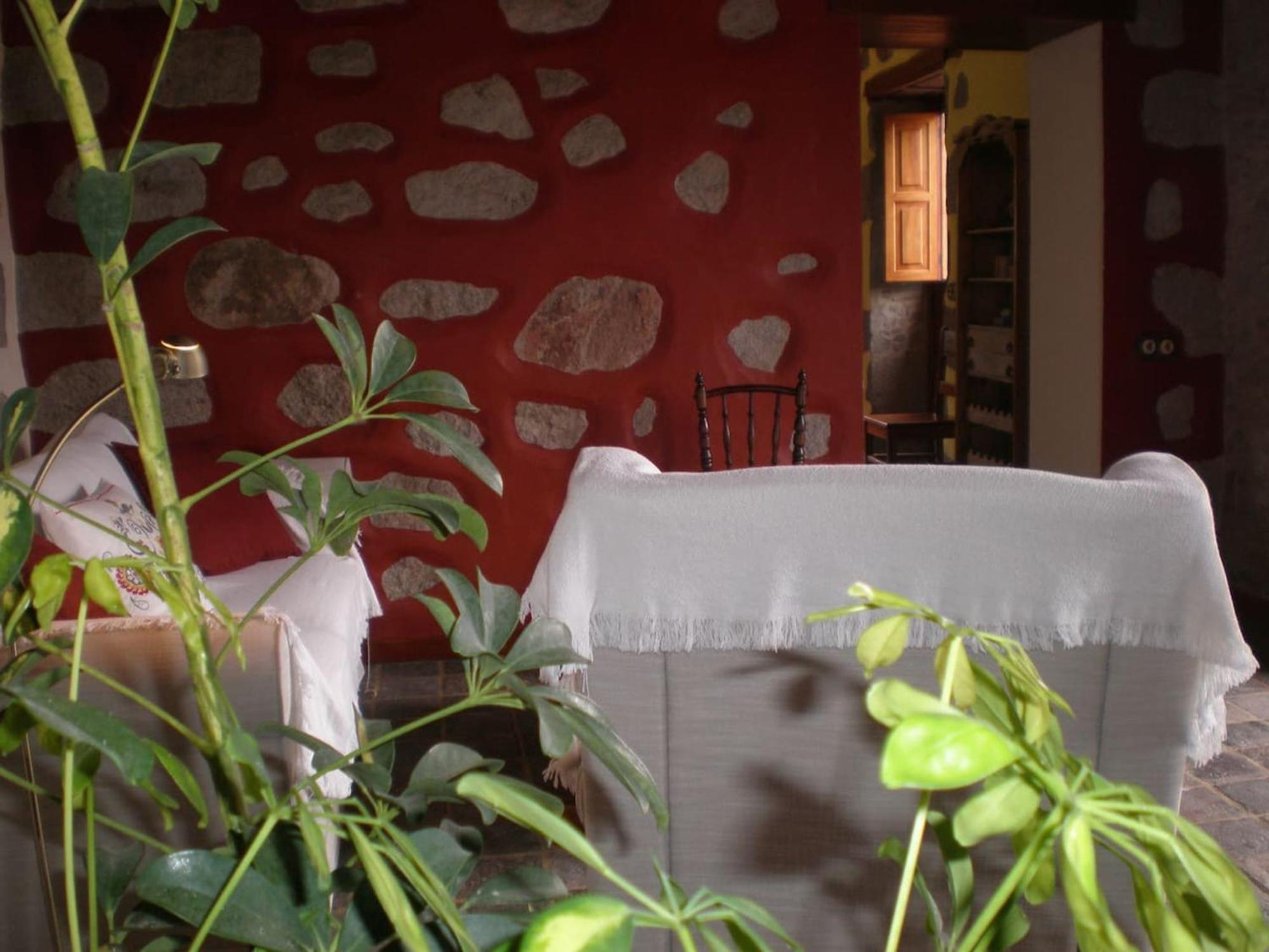 Charming House In La Pena With Terrace And Air Conditioning *