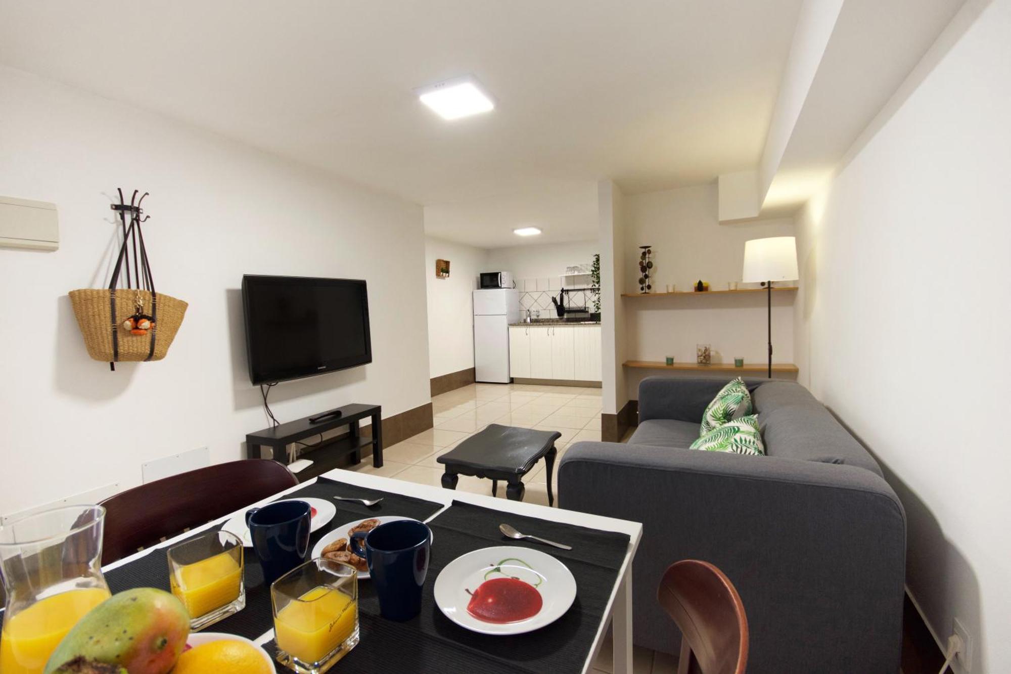 Apartment Two Bedrooms Close To Airport *