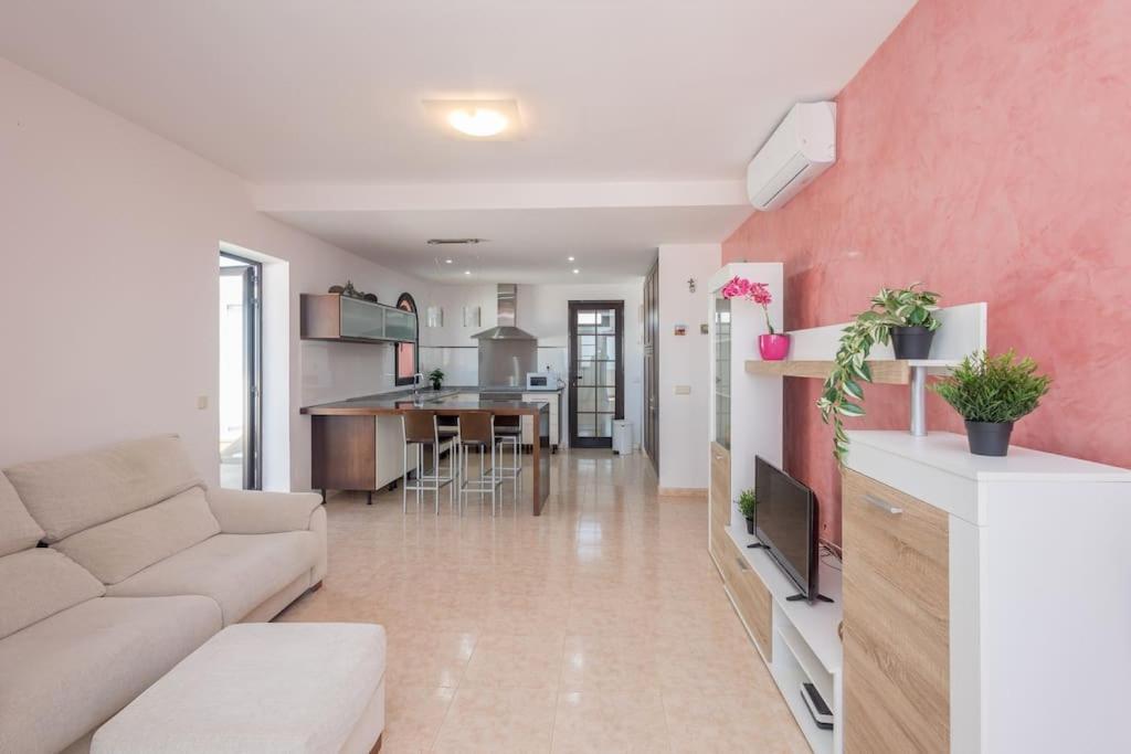 Atico Con Terraza En Agaete * Agaete (Gran Canaria)