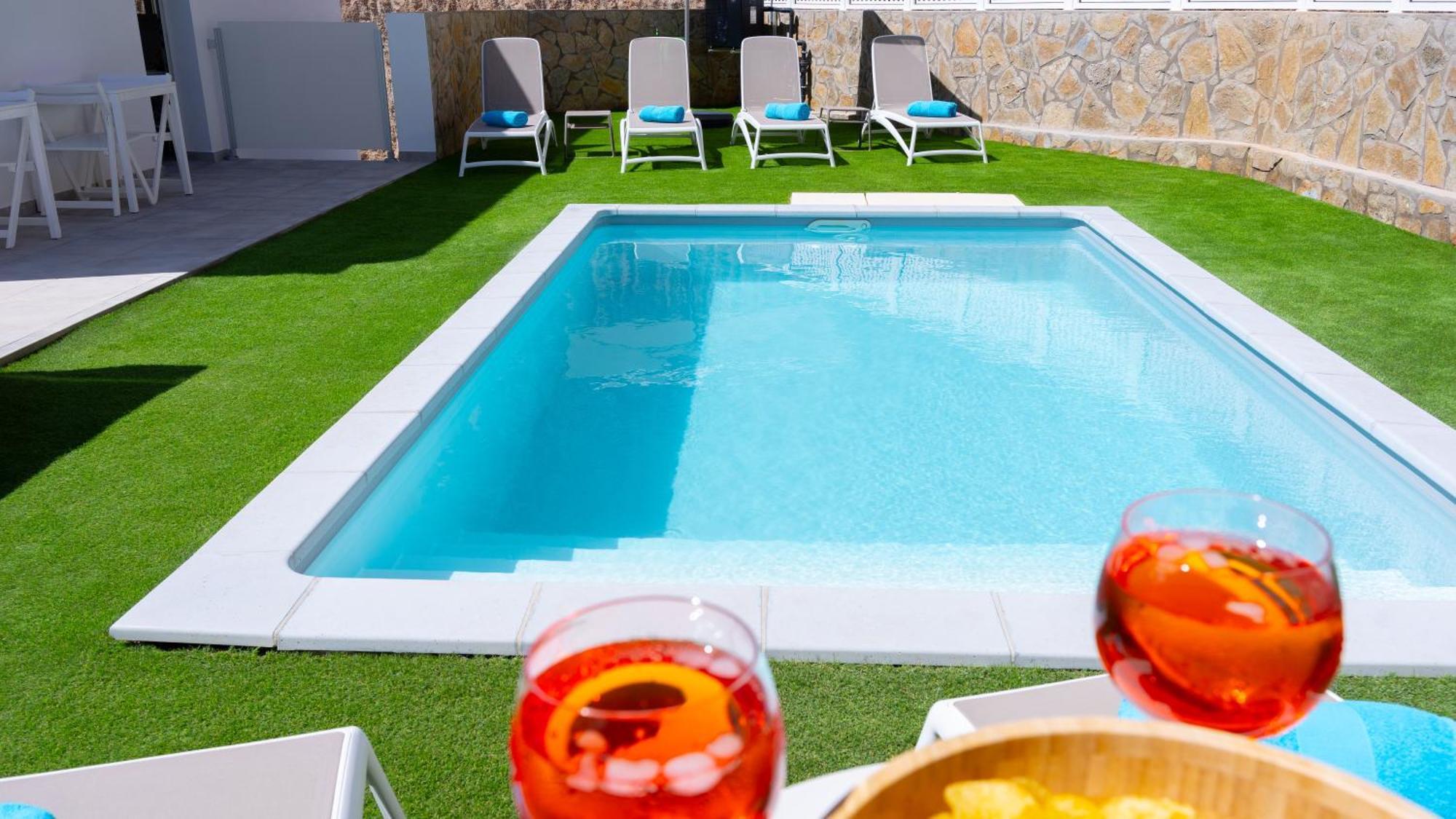Malibu Mogan Secret Pool - Piscina Privada Y Climatizada - Exclusive Heated Pool Villa *