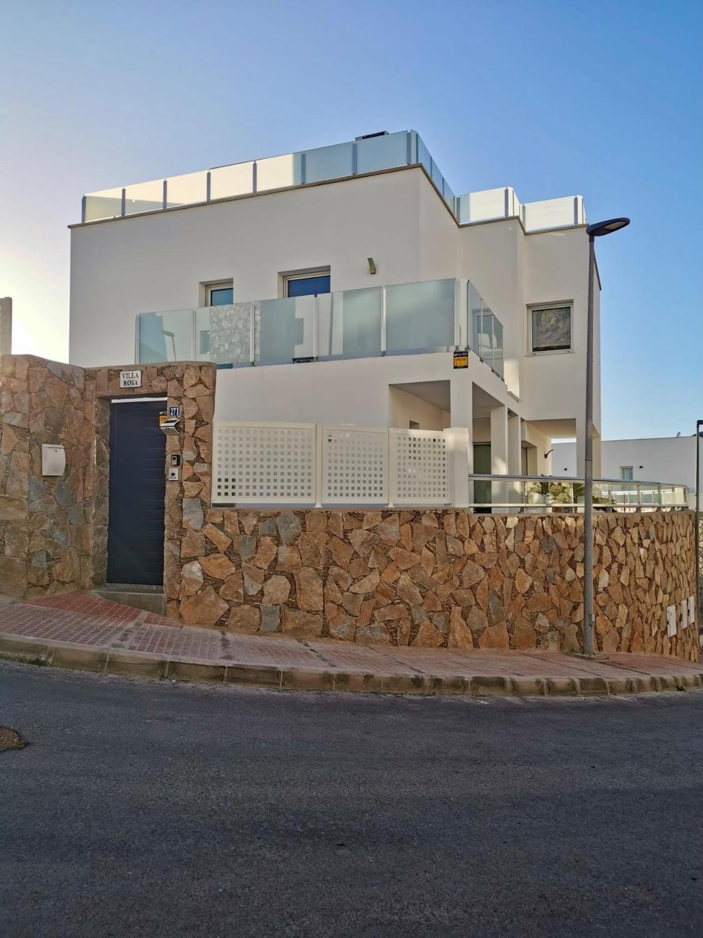 Villa Rosa-soleada Privada Con Piscina Climatizada & Wifi En Tauro-mogan La Playa de Tauro