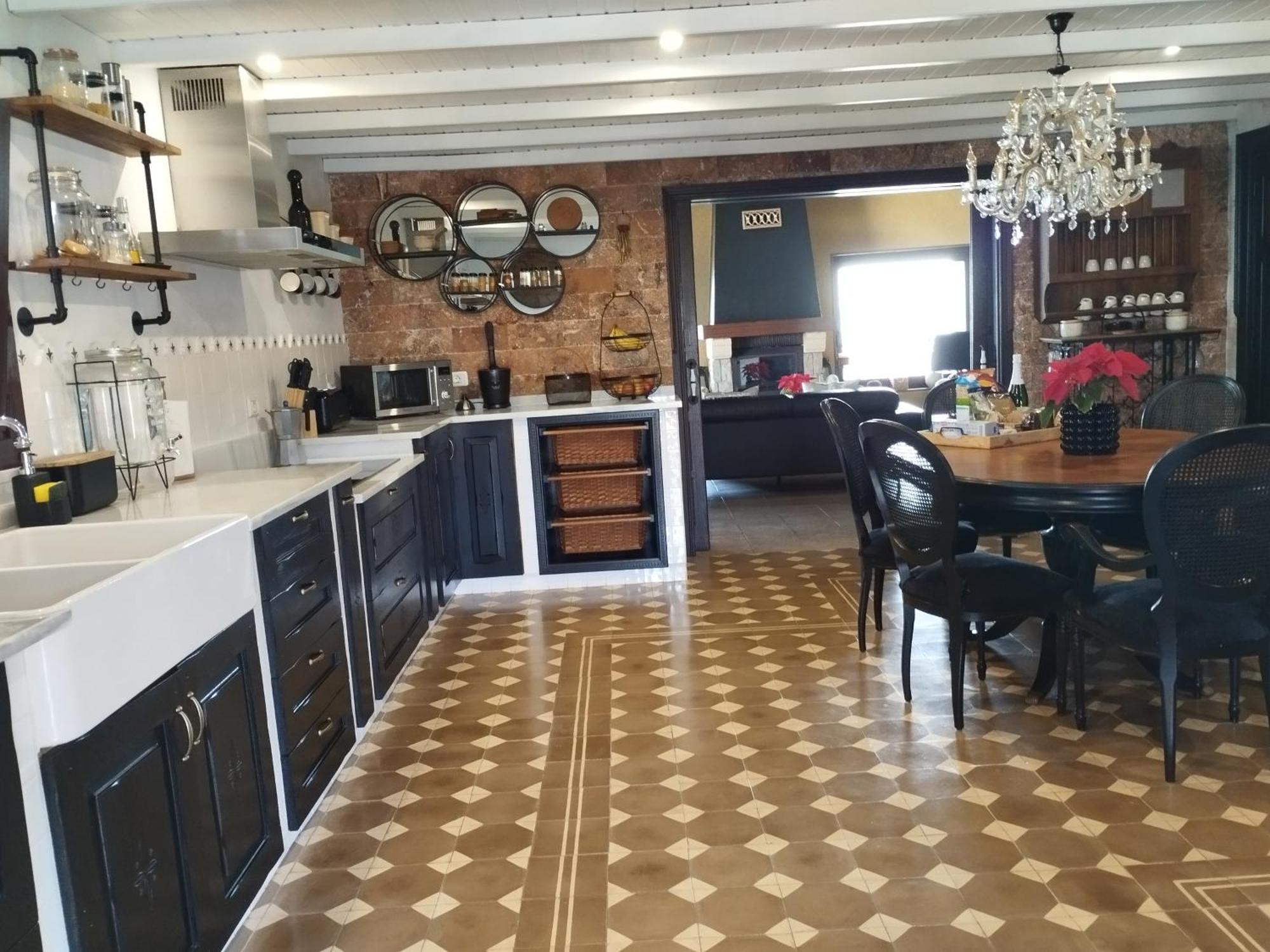 Luxury Colonial Country