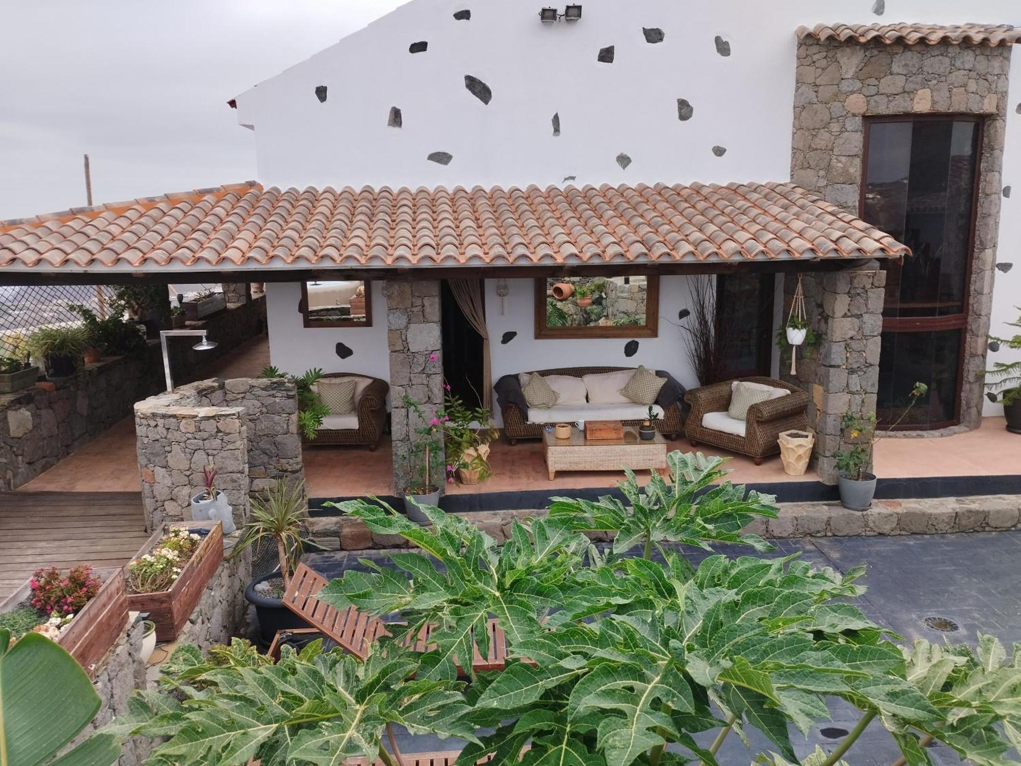 Luxury Colonial Country Villa *