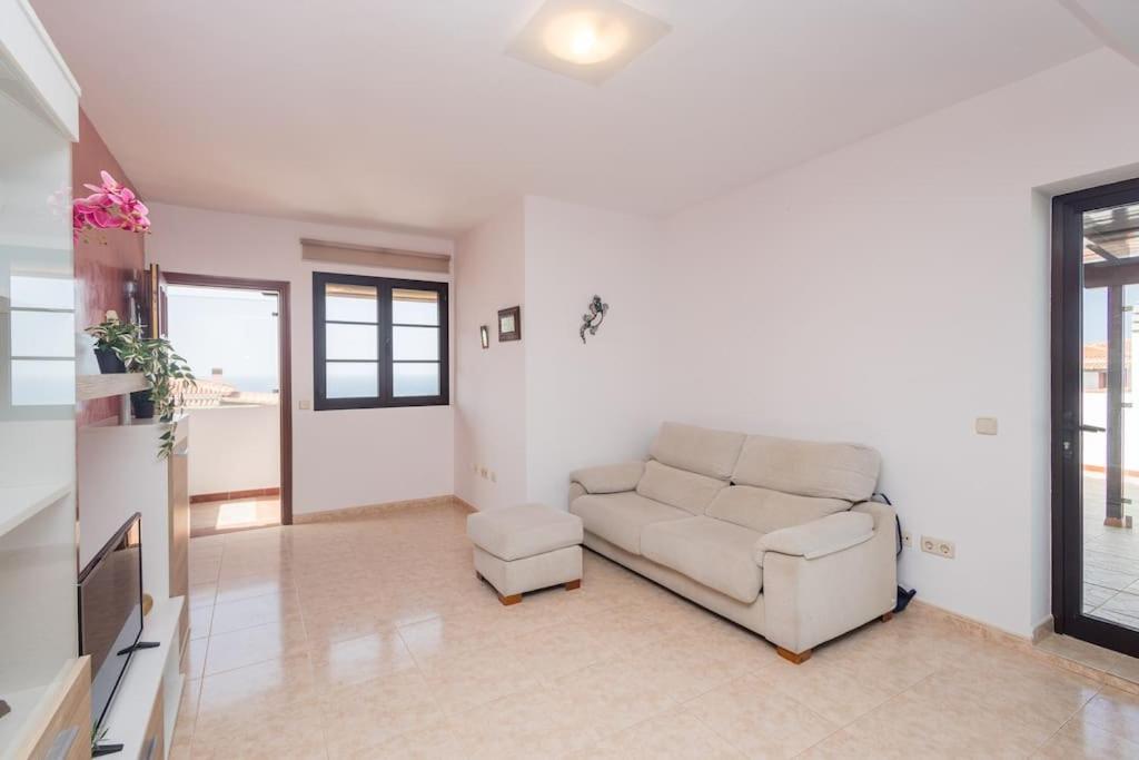 Atico Con Terraza En Agaete
